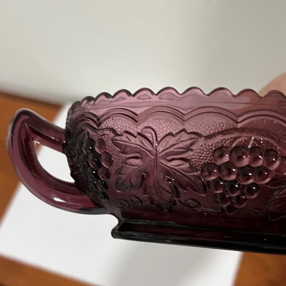 Imperial Glass Rare Amethyst Grapes and Leaves Scalloped Handled Oval Dish - Picture 5 of 8